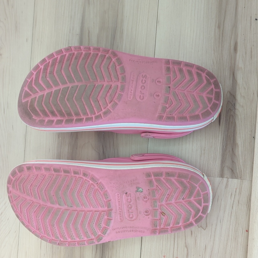 Pink Crocs Size 8 - Picture 2 of 3